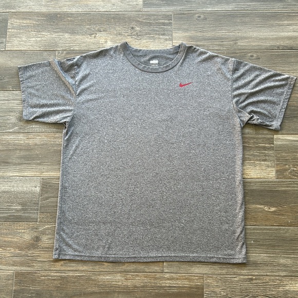 Men’s Nike fit dry tee - Picture 2 of 6